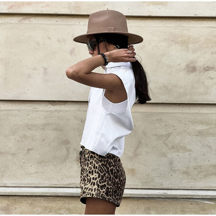 Stylische Damen Shorts mit Leopard Print, perfekte Mode für den Sommer.