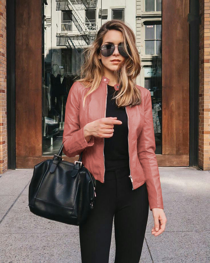 Elegante Damenjacke im Slim Fit, perfekte Übergangsjacke für Büro & Freizeit.