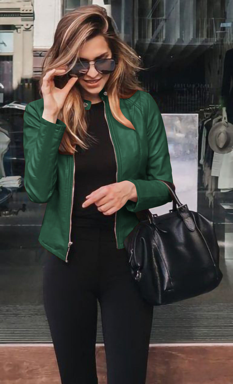 Stilvolle Damen Slim Fit Jacke, ideal als Außenbekleidung für jede Frau.