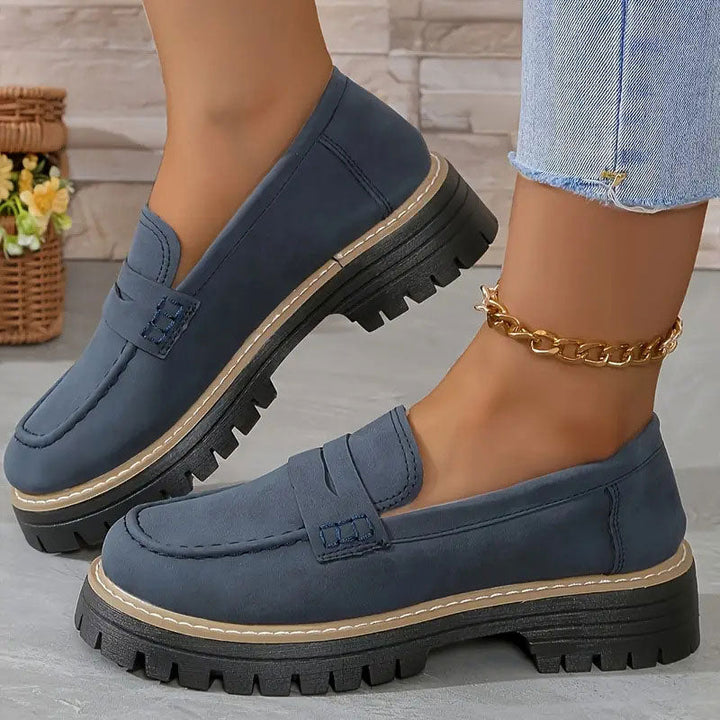 Komfortable Damen Slip-on Loafer 'Paige' mit Blockabsatz, perfekte Ergänzung für jede Garderobe.