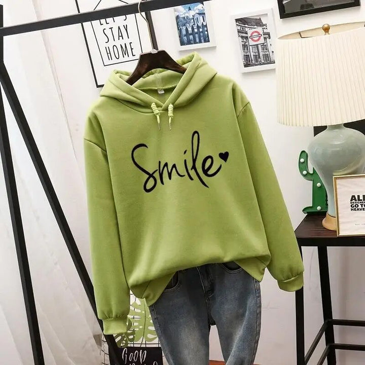 Moderner Damen Smile-Love Hoodie, vielseitig kombinierbar. Komfortabler Kapuzenpullover für Alltag und Freizeitmode.