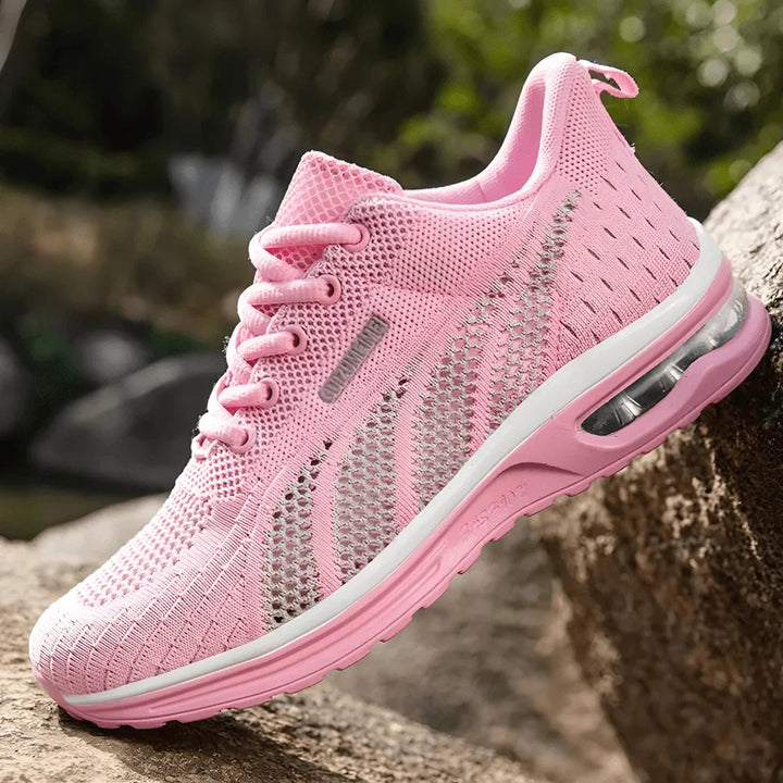 Stilvolle Damen-Sneaker Gina, leicht & gedämpft. Komfortable Schnürschuhe für Alltag & Freizeit.