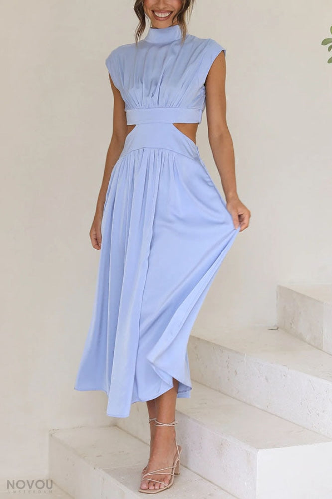 Zeitloses Damen Sommerkleid. Elegant, Rollkragen, ärmellos, Taillen-Cut-Out, Midi-Länge.
