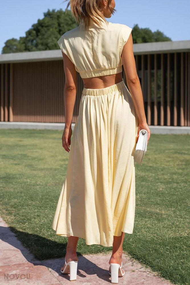 Alltagstaugliches Damen Midi-Kleid für den Sommer. Rollkragen, ärmellos, Taillen-Cut-Out.
