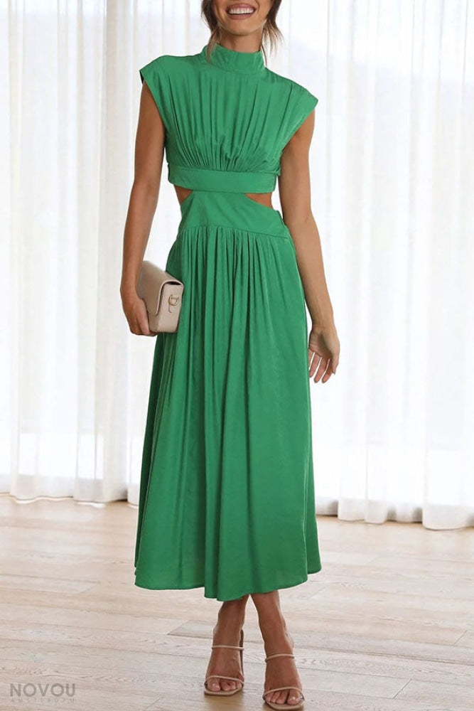 Modernes Damen Sommerkleid mit Rollkragen. Figurbetontes Midi-Kleid mit raffiniertem Taillen-Cut-Out.