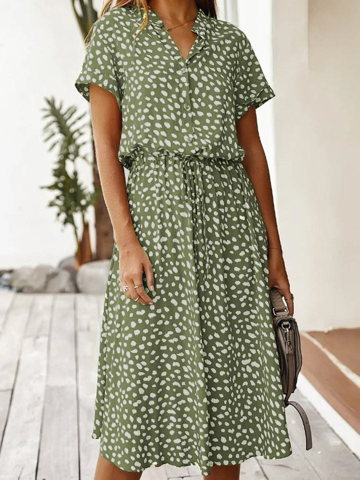 Bedrucktes Damen Sommerkleid mit kurzen Ärmeln, modisch und bequem.