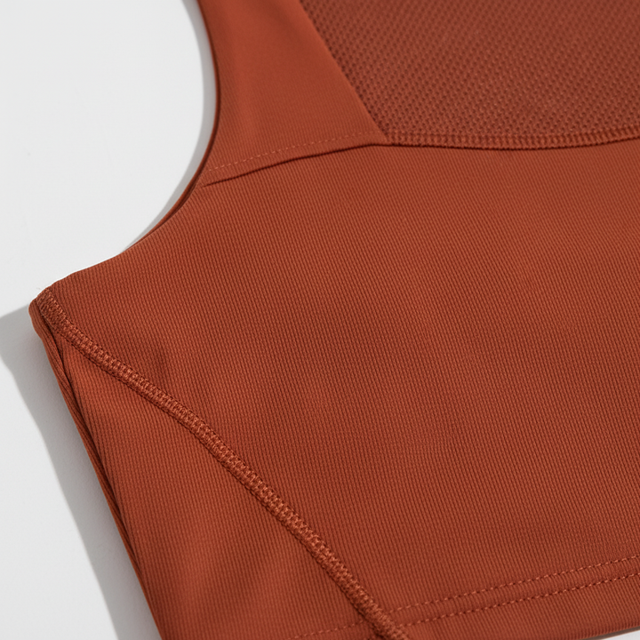 Komfortables Damen Activewear Sporttop Shirley für maximale Bewegungsfreiheit.