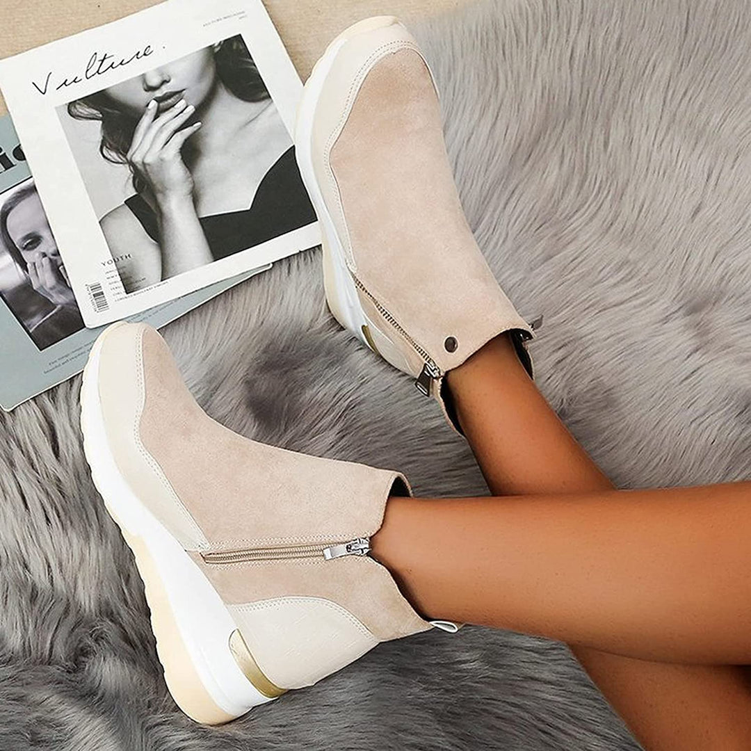 Winterschuhe für Damen: Warme, wasserdichte Stiefeletten mit rutschfester Sohle für sicheren Halt.