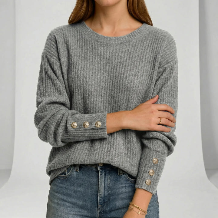 Eleganter Freizeit-Strickpullover für Damen, locker geschnitten, in modernem Design.