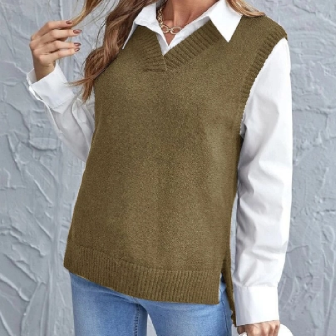Ärmellose Damen Strickweste mit tiefem V-Ausschnitt. Moderne Eleganz für den stilvollen Schicht-Look.
