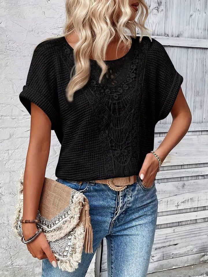 Damen T-Shirt mit eleganter Spitze & Rundhals. Kurzarm, bequem & modisch für Frühling/Sommer.