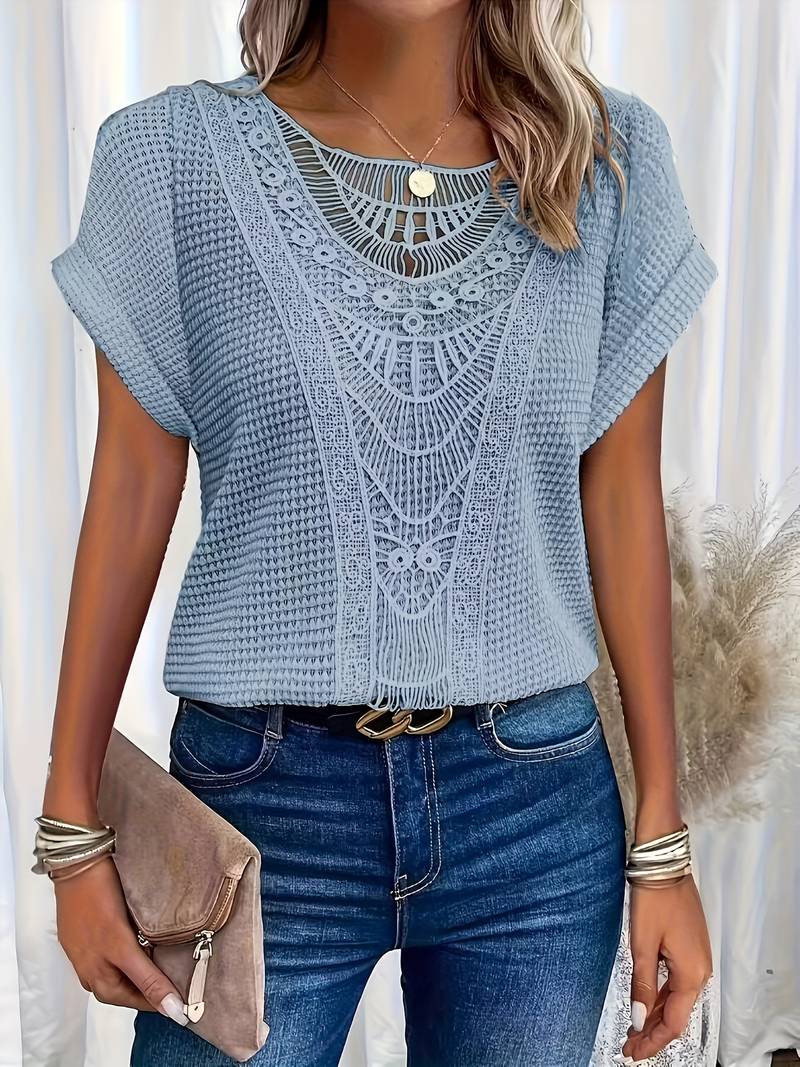 Vielseitiges Damen T-Shirt mit Spitze & Rundhals. Elegant für Büro oder Freizeit, super bequem & stylish.