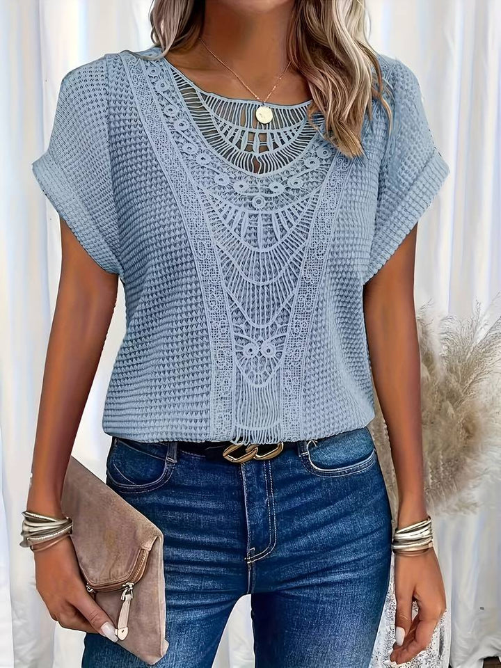 Vielseitiges Damen T-Shirt mit Spitze & Rundhals. Elegant für Büro oder Freizeit, super bequem & stylish.