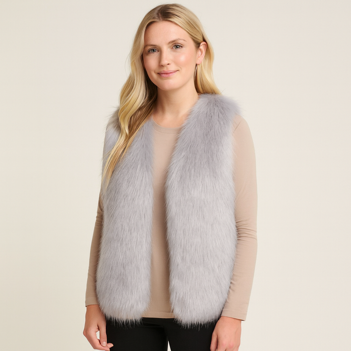 Stylische Damenweste Tahlia aus Kunstfell, ärmellos und warm, ein modisches Highlight für Herbstoutfits.