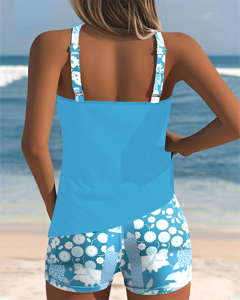 Damen Tankini Set mit einzigartigem Druckmuster, bequeme Schwimmbekleidung für stilvolle Sommertage.