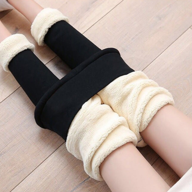 Warme Damen High-Waist Thermo Leggings, ideal für kalte Tage und gemütliche Freizeit.