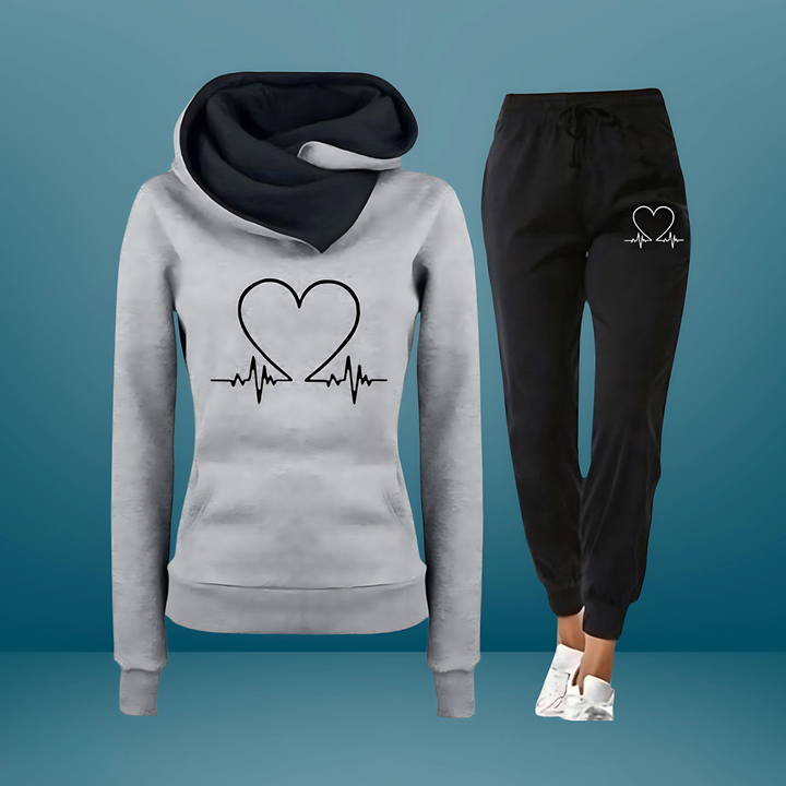 Eleganter Damen Trainingsanzug 'Herzschlag' für gemütliche Stunden oder sportliche Aktivitäten. Stylisch & praktisch.