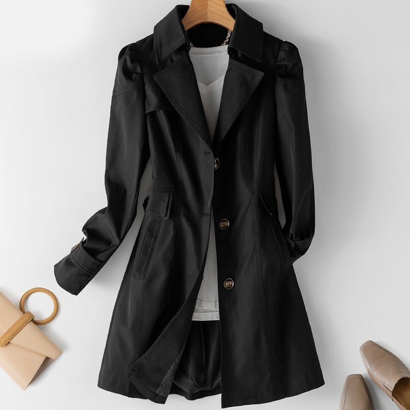 Klassischer Trenchcoat für Damen, zeitloses Design, Must-have für jede Frau.