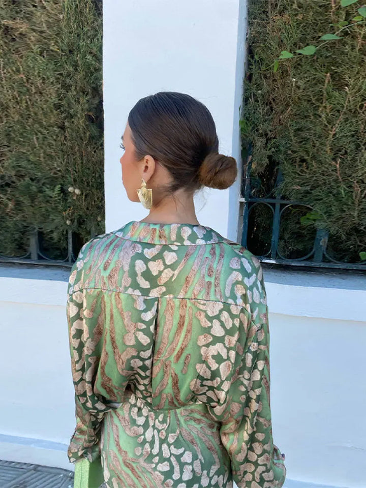 Modisches Ensemble: Damen buntes Set Josie, trendige Kleidung für einen stilvollen und modernen Auftritt.