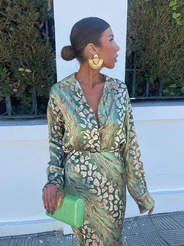 Trendiger Zweiteiler Josie: buntes Damen-Outfit für bequeme, aber elegante Freizeit-Looks.