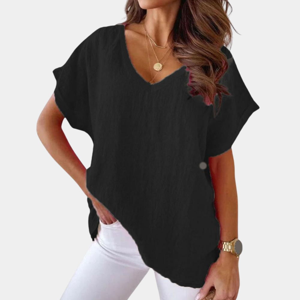 Nahaufnahme des weichen Damen V-Ausschnitt T-Shirts, perfektes Sommer-Basic für Komfort & Stil.