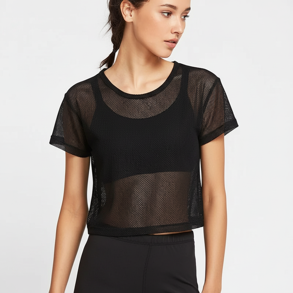 Bequemes Damen Kurzarm Sportshirt für Workout & Gym, atmungsaktiv und schnelltrocknend, aus leichtem Mesh.