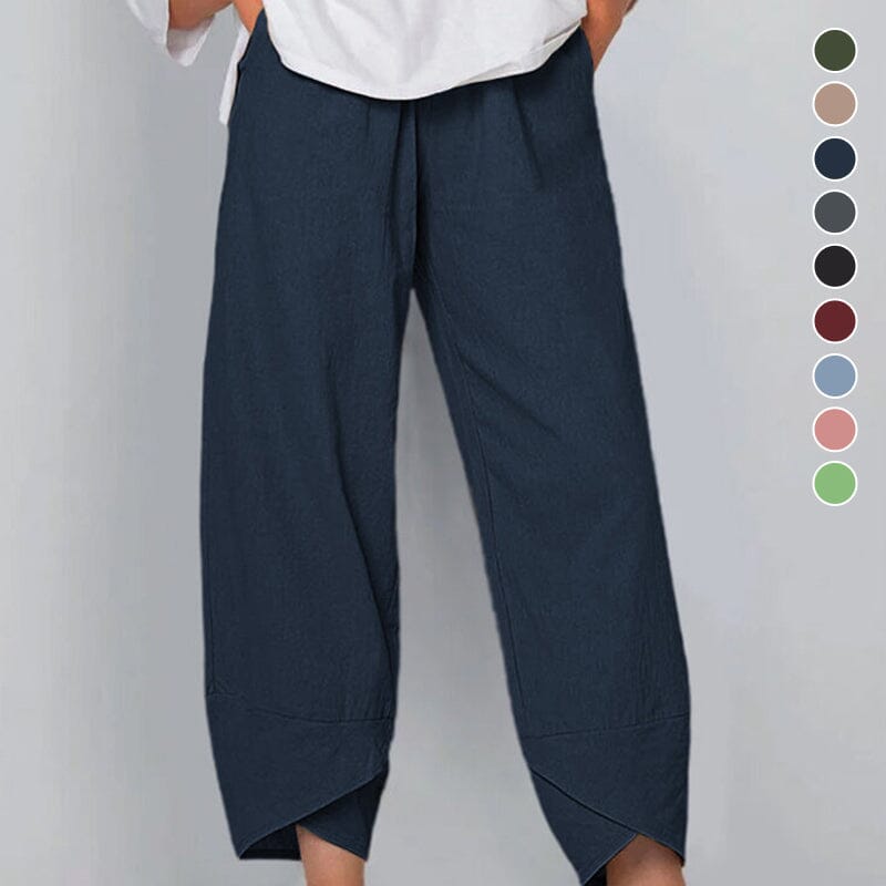 Model trägt Damen Freizeithose, hohe Taille, weites Bein. Lässiger urbaner Style.