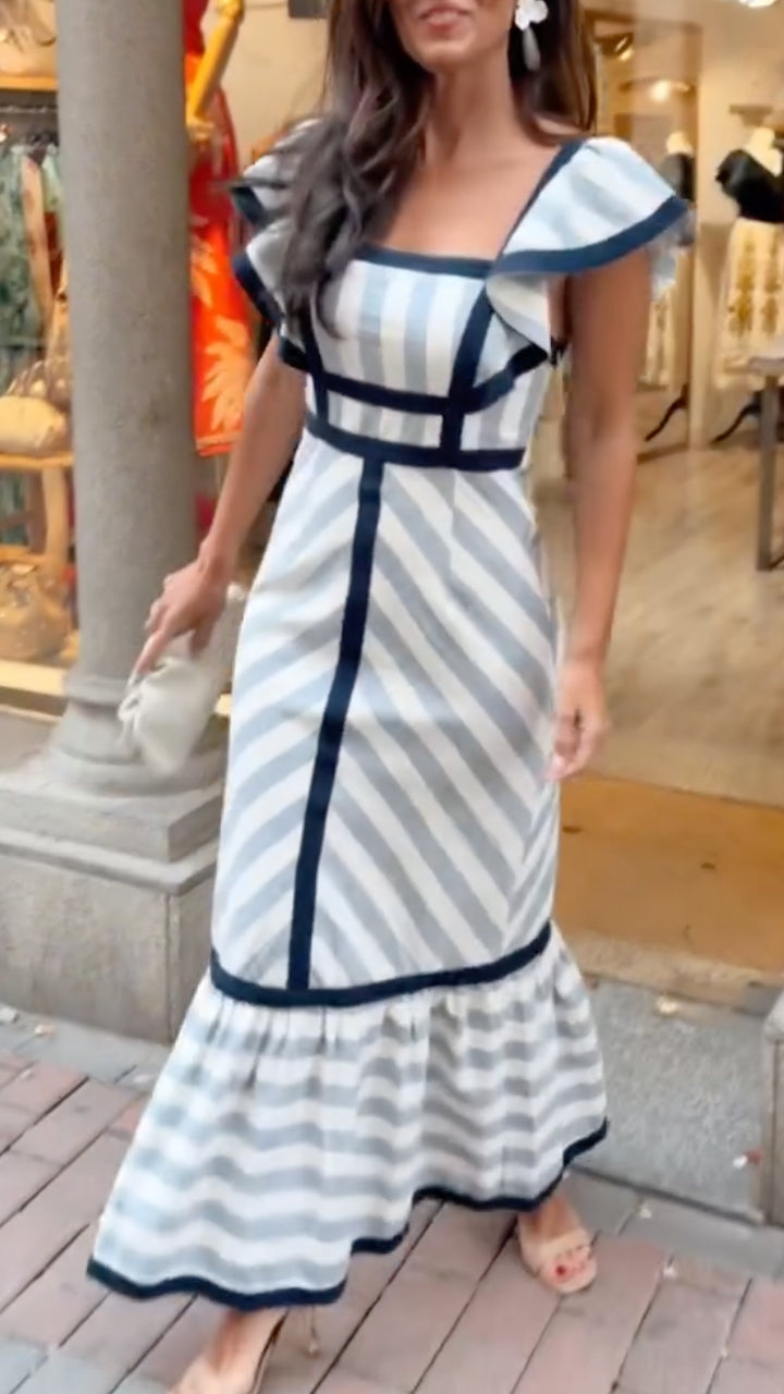 Zeitloses Damen Maxikleid gestreift: Fließendes langes Kleid in Vintage-Optik für elegante Auftritte.