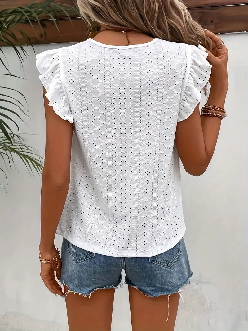 Damen Vintage-T-Shirt mit eleganten Rüschen und klassischem Rundhalsausschnitt. Perfektes Retro-Sommer-Top.