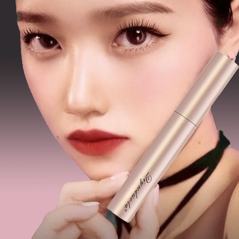 Damen Kosmetik: Wasserfeste Mascara für wunderschöne Wimpern. Maximiert Volumen, Länge & Definition ohne Klumpen.