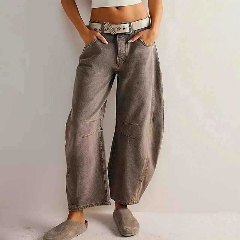 Bequeme Damenjeans mit weitem Bein und komfortablem Schnitt. Eine vielseitige Damenhose für jeden Tag.