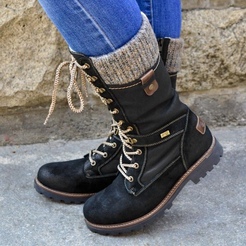 Dame trägt stilvolle hohe Damen Winterstiefel Nora im Alltag. Perfekte warme Winterschuhe für Komfort & eleganten Look.