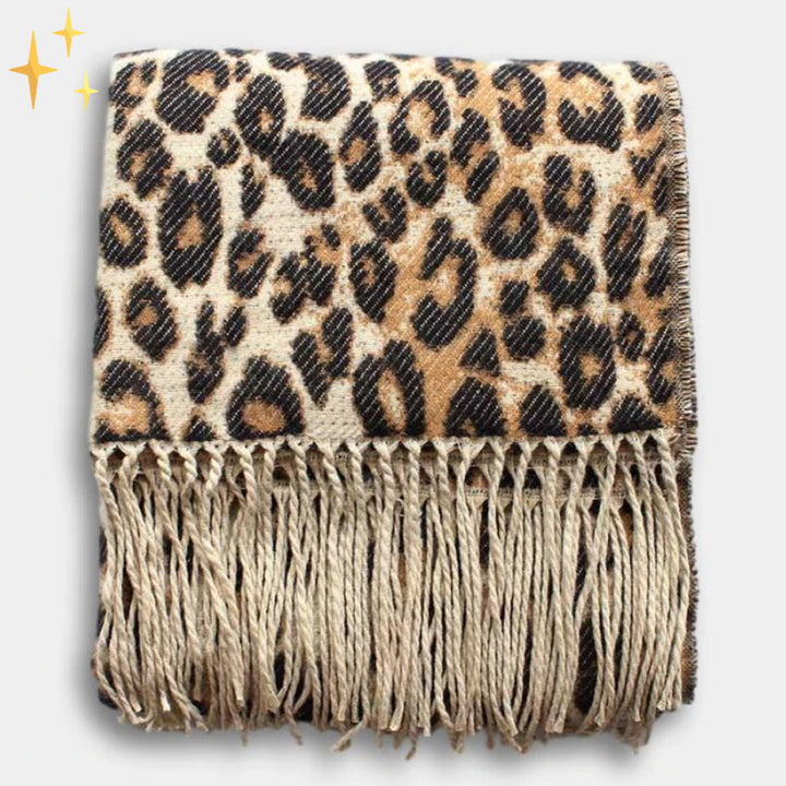 Stilvoller Damen XL Winterschal mit Leopardenmuster, ein trendiges und wärmendes Geschenk.