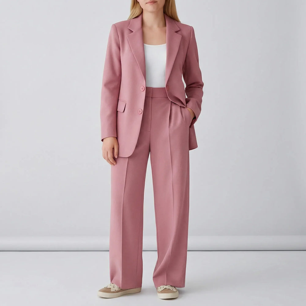 Taillierter Damen-Hosenanzug Zoe im Zweiteiler-Set. Eleganter Blazer & schmale Hose für einen professionellen Business-Look.