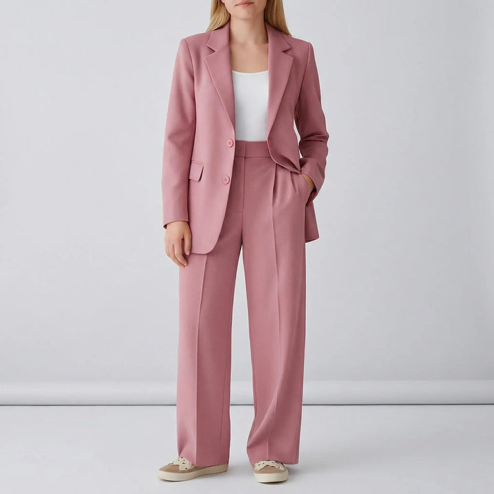 Taillierter Damen-Hosenanzug Zoe im Zweiteiler-Set. Eleganter Blazer & schmale Hose für einen professionellen Business-Look.