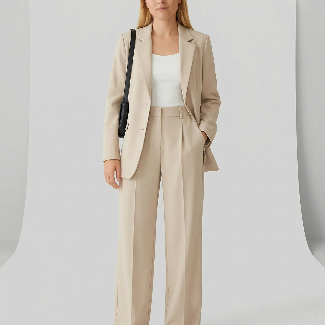 Sophistizierter Damen Business-Hosenanzug Zoe. Zweiteiliges Outfitset mit elegantem, tailliertem Blazer und Hose.
