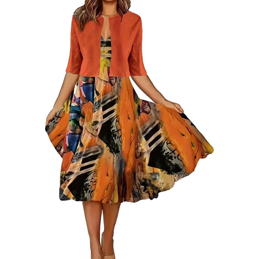 Edles Damen Freizeit-Outfit: Geschichtetes Kleid und lange Strickjacke, perfekt für den Frühling.