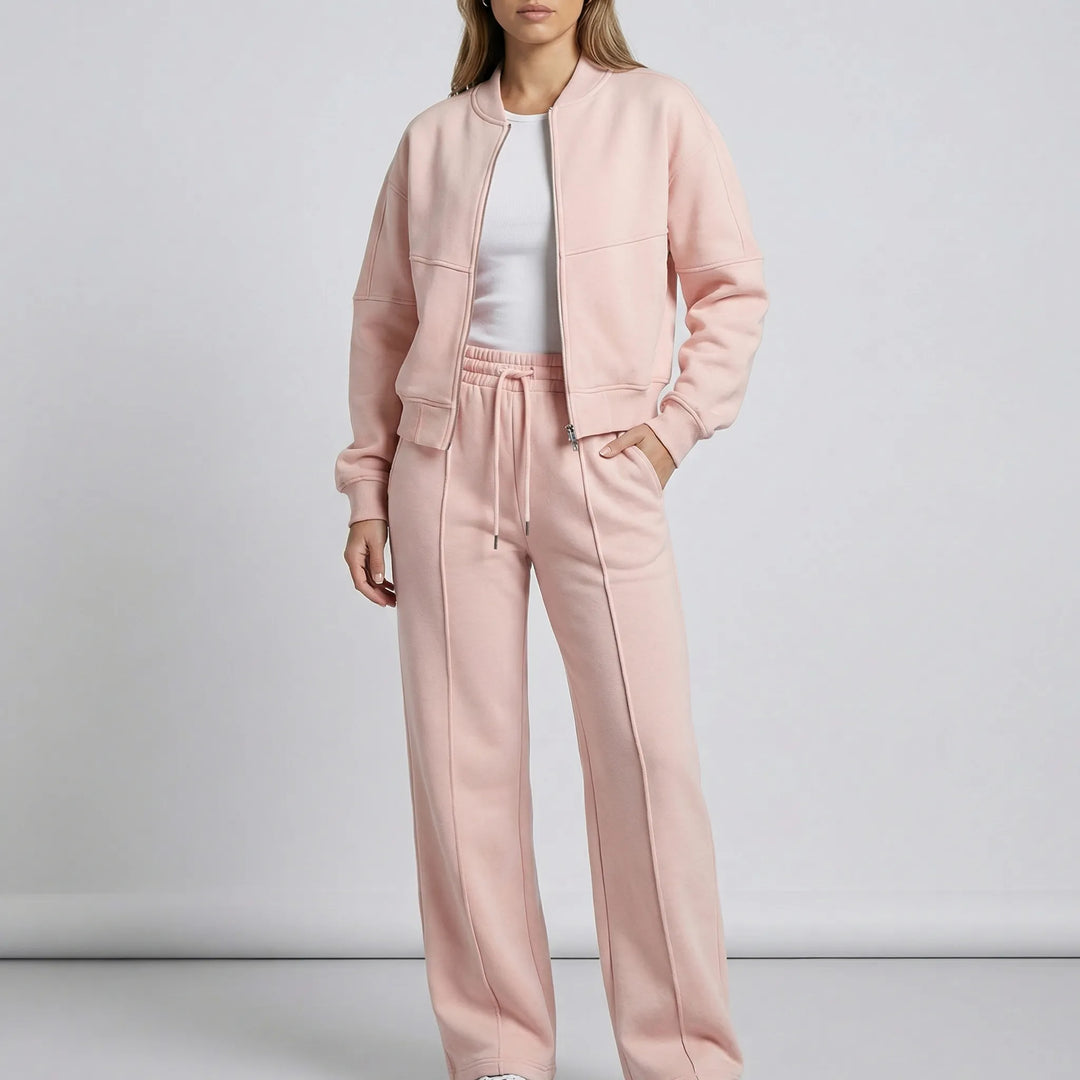 Komfortables & stilvolles Damen Zweiteiler Set mit Reißverschluss, Hose & Oberteil, für jeden Tag.