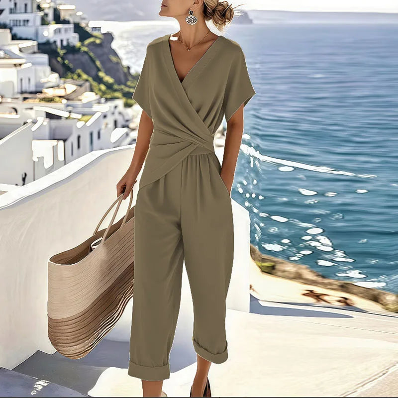 Elegantes Damen Freizeitanug Set mit Kurzarm und Caprihose, ideal für Sommer, Strand, in Khaki.