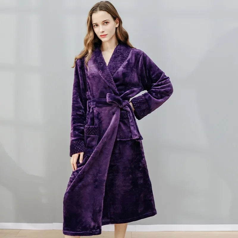 Weicher Damen Morgenmantel aus hochwertigem Stoff, ideal als bequeme Hauskleidung und für Komfort.
