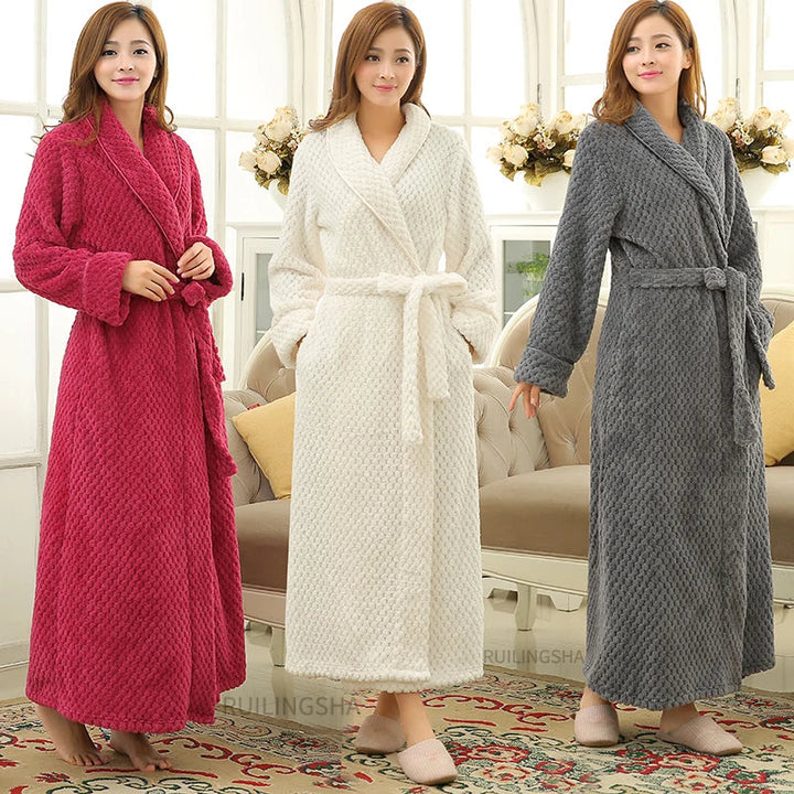 Warmer, weicher Damen Kuschel Bademantel für entspannte Winterabende & gemütliche Homewear.