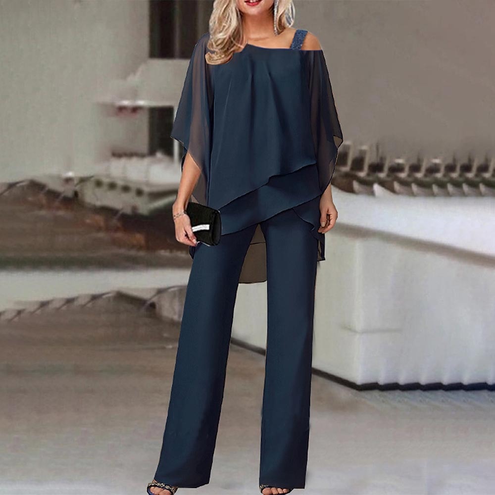 Detailansicht des Coldshoulder-Tops vom eleganten Damen Zweiteiler Set 'Wolff'. Modisch & bequem.