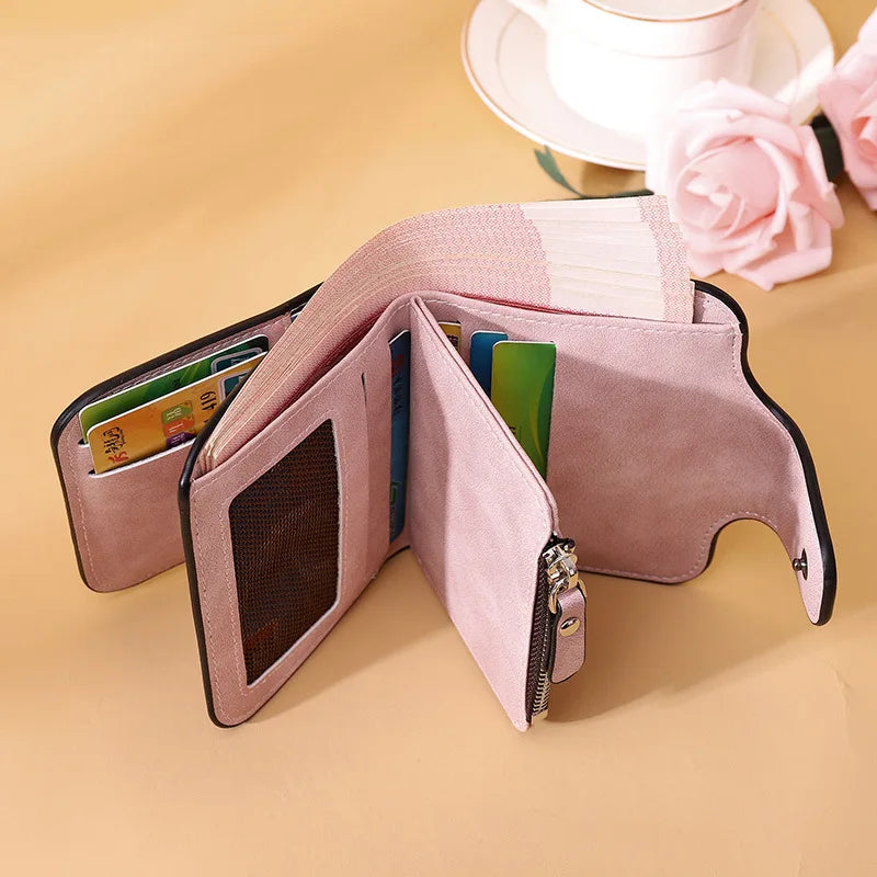 Elegante, kompakte Damen Kurzgeldbörse in modischem Design für den stilvollen Alltag.