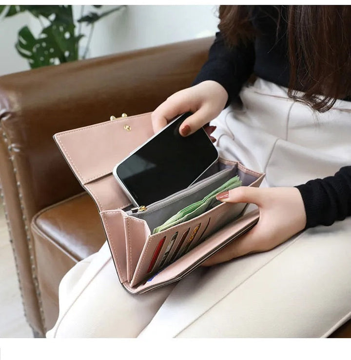 Modische Damen Geldbörse, stilvolles Accessoire und Portemonnaie, elegant mit Pailletten, als Organizer nutzbar.