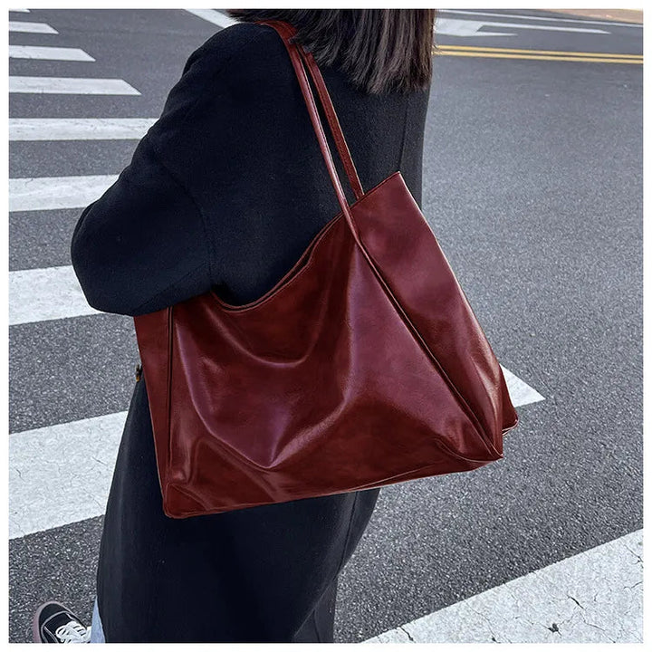 Zeitlose Damen Schultertasche in Beige, perfekt für Frühling, Sommer & jeden Modestil.