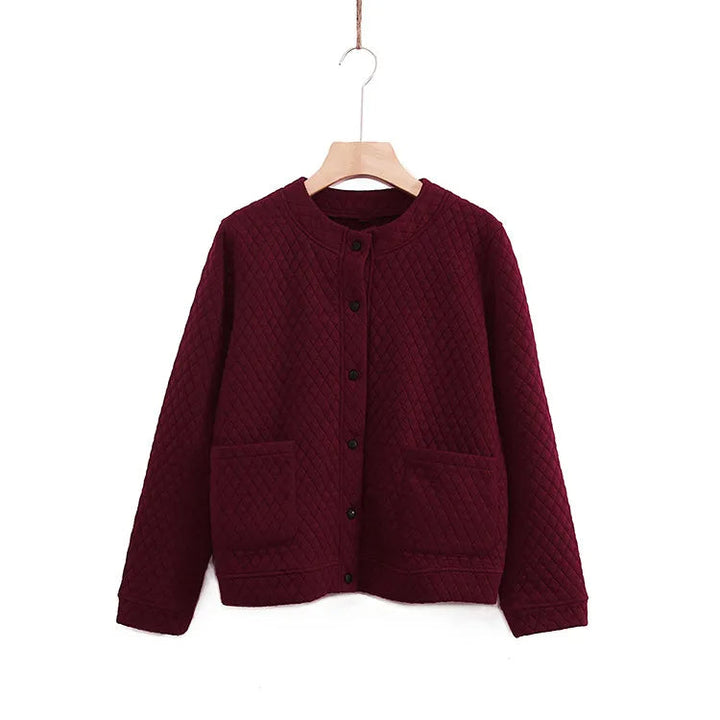 Modische langärmlige Plus Size Strickjacke mit klassischem Karodesign.