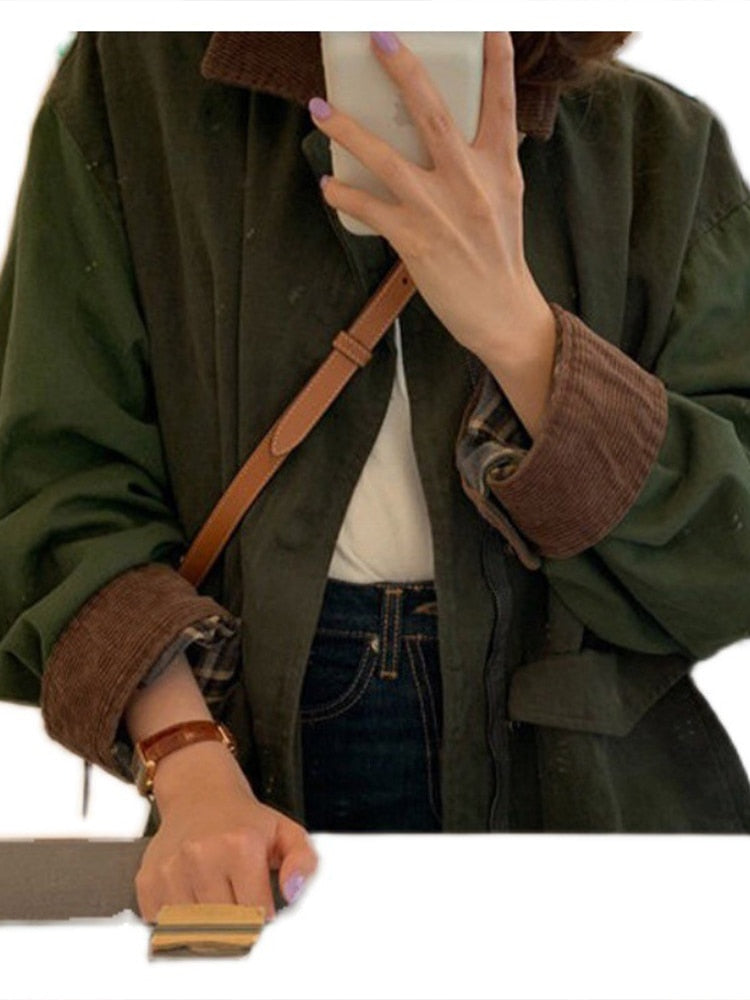 Komfortable Übergangsjacke für Damen, vielseitige Freizeitjacke für Outdoor & Alltag. Warme Herbstmode.