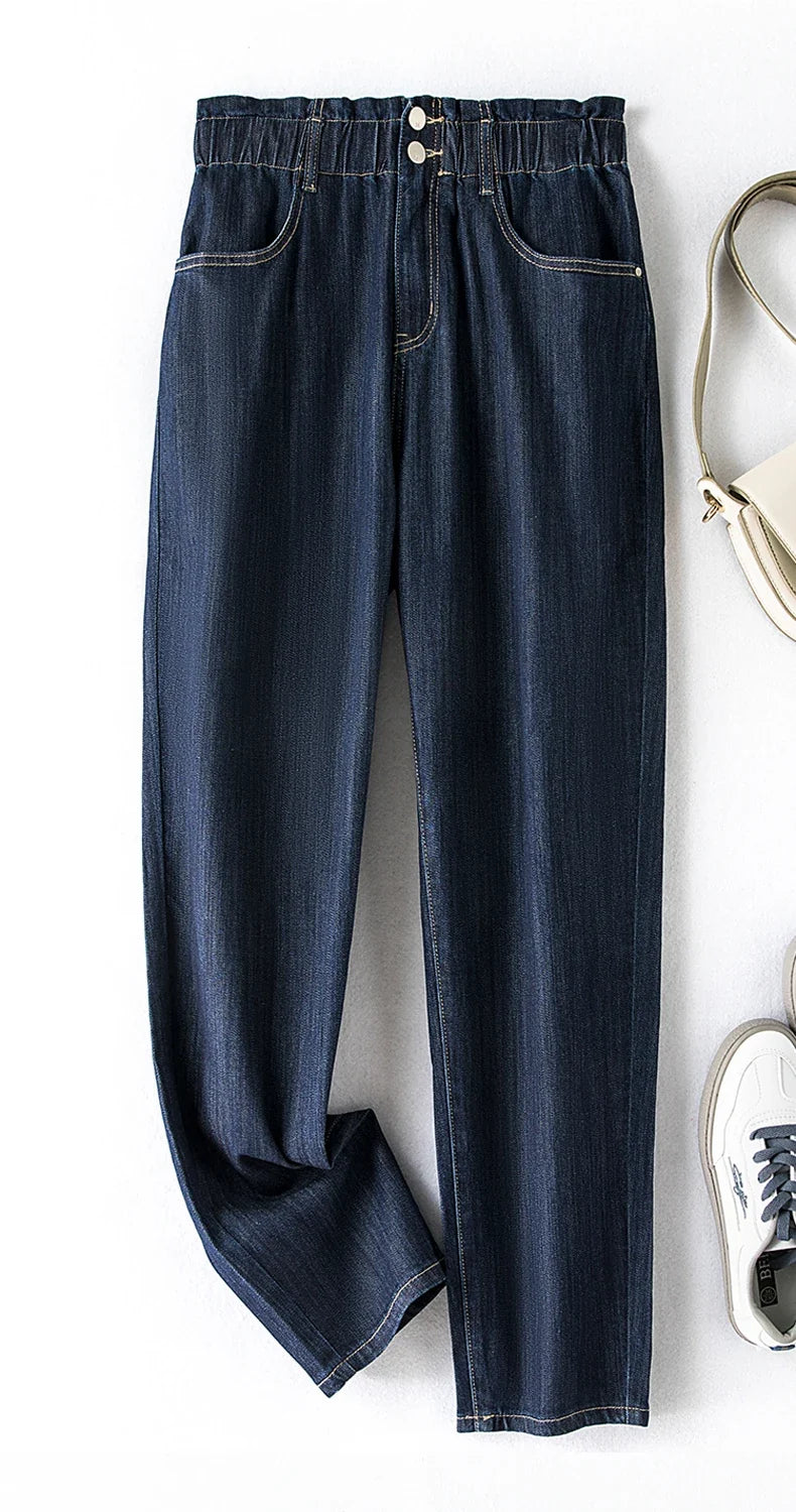 Mittelblaue Damenjeans in Übergröße, High-Waist, Stretch für Komfort den ganzen Tag.