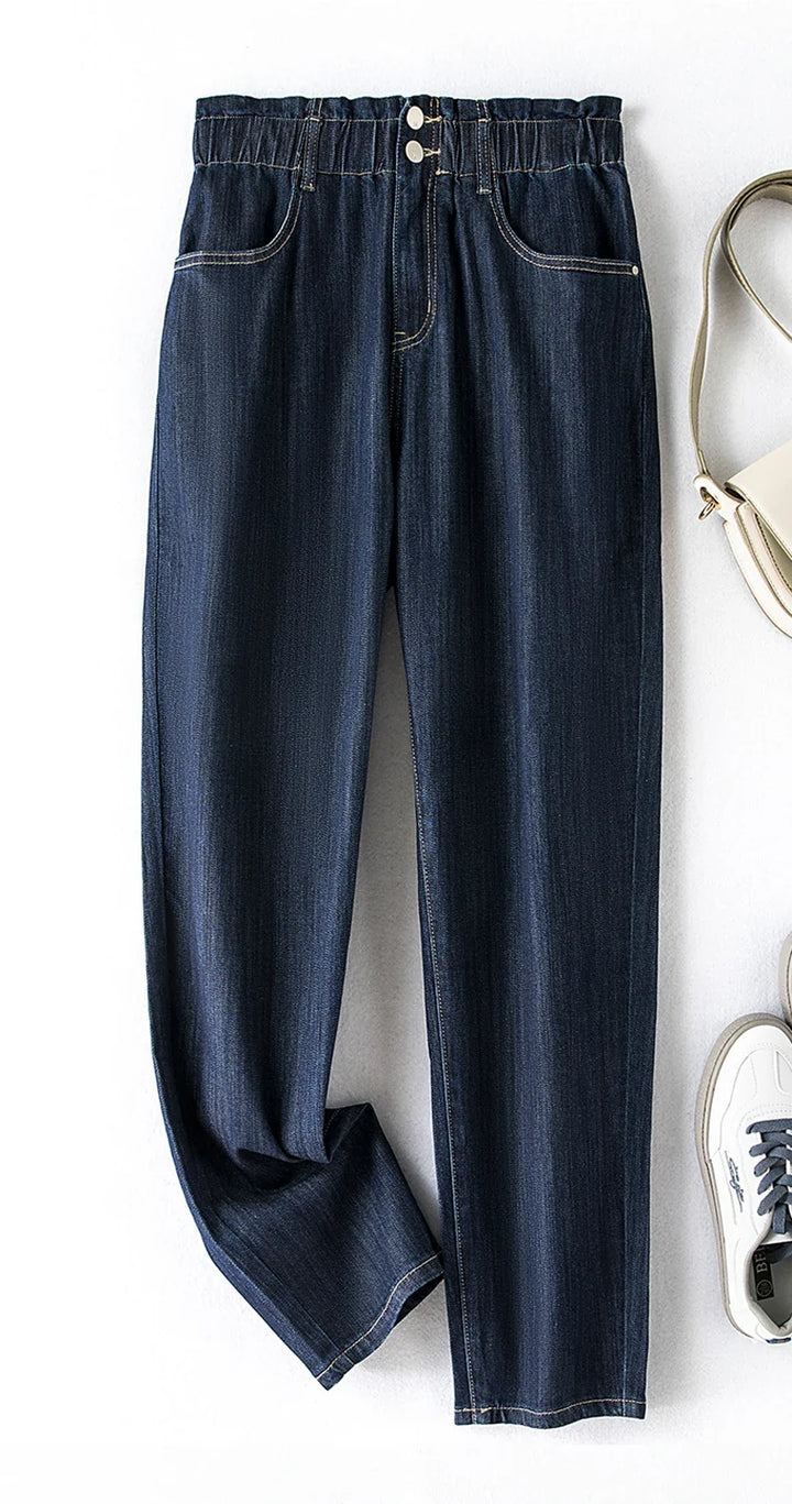 Mittelblaue Damenjeans in Übergröße, High-Waist, Stretch für Komfort den ganzen Tag.