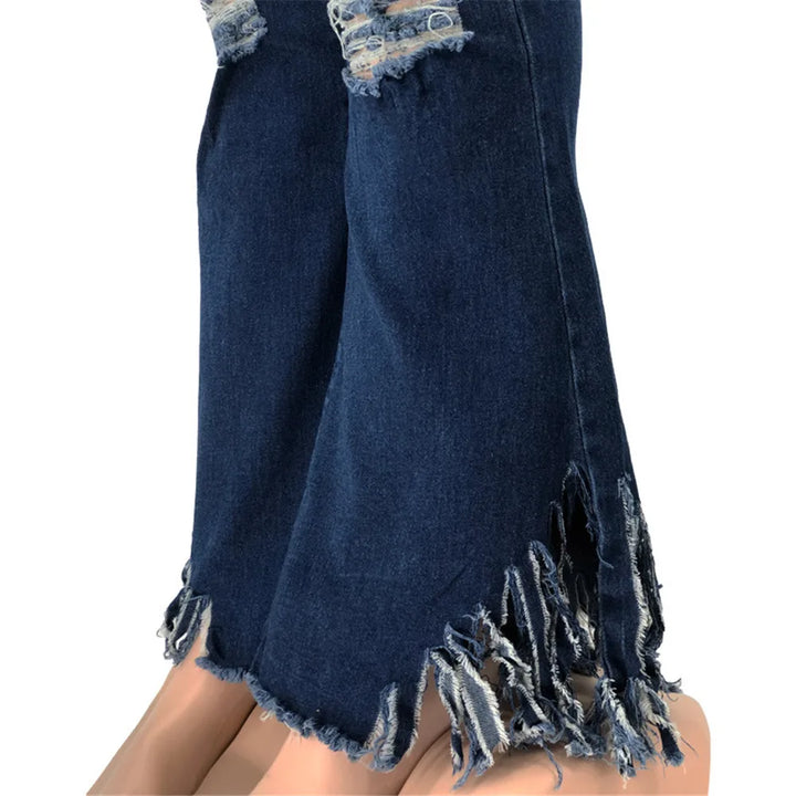 Elegante Stretch Schlagjeans für Damen, Übergröße, ideal für stilvolle Plus-Size Outfits.